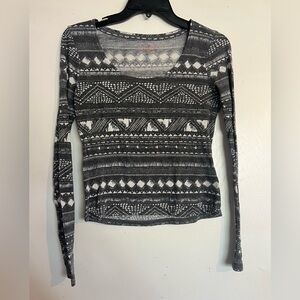 Patterned Black and White Women's Top